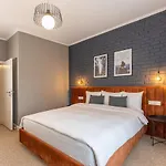 Upperhouse Suites & More