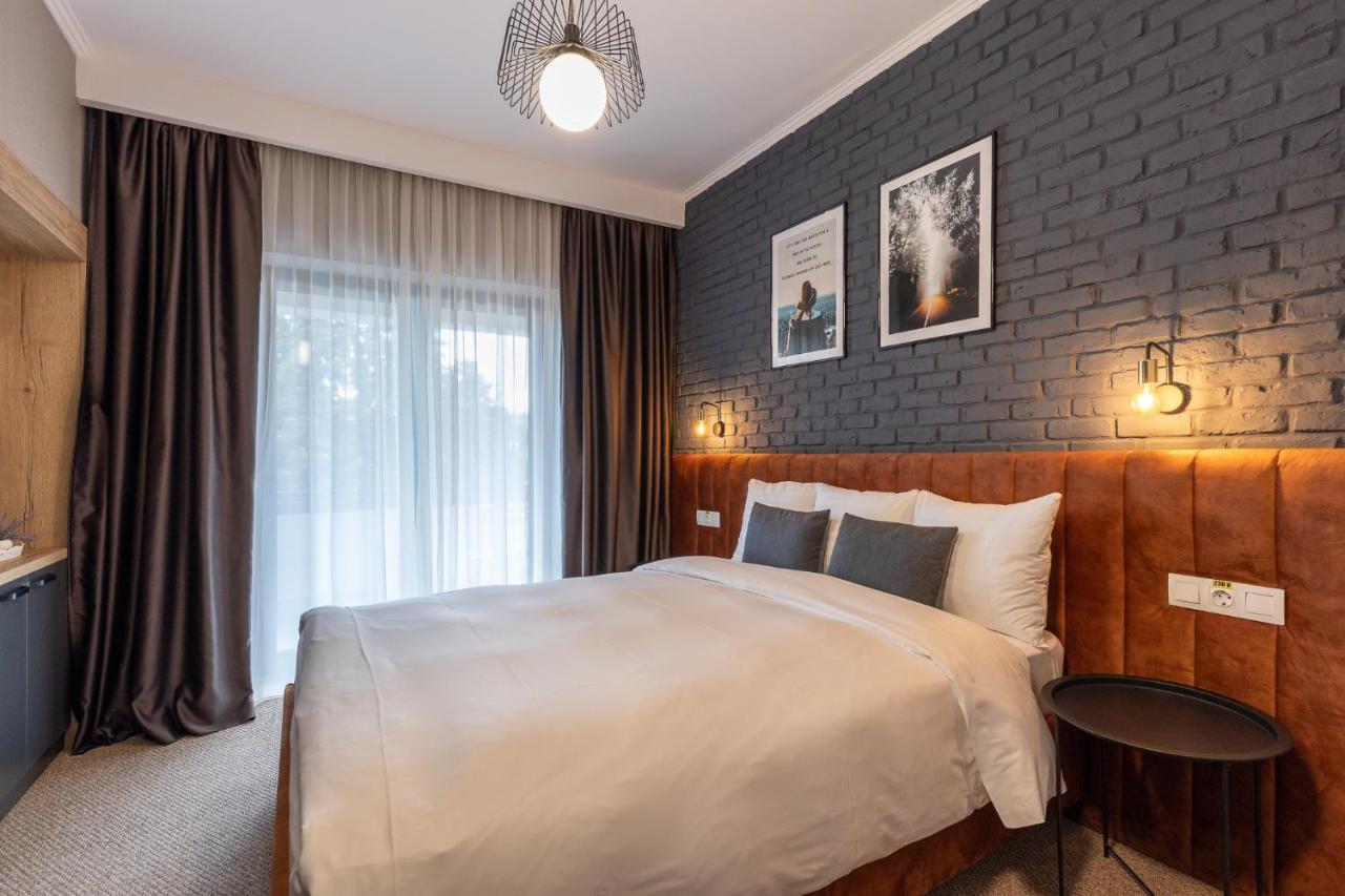 Upperhouse & 3*