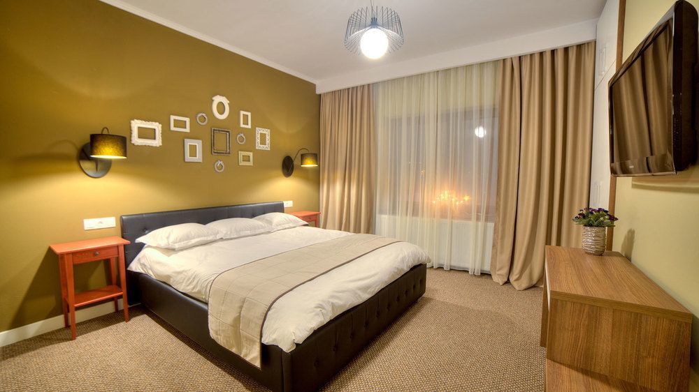 Upperhouse & 3* Brașov
