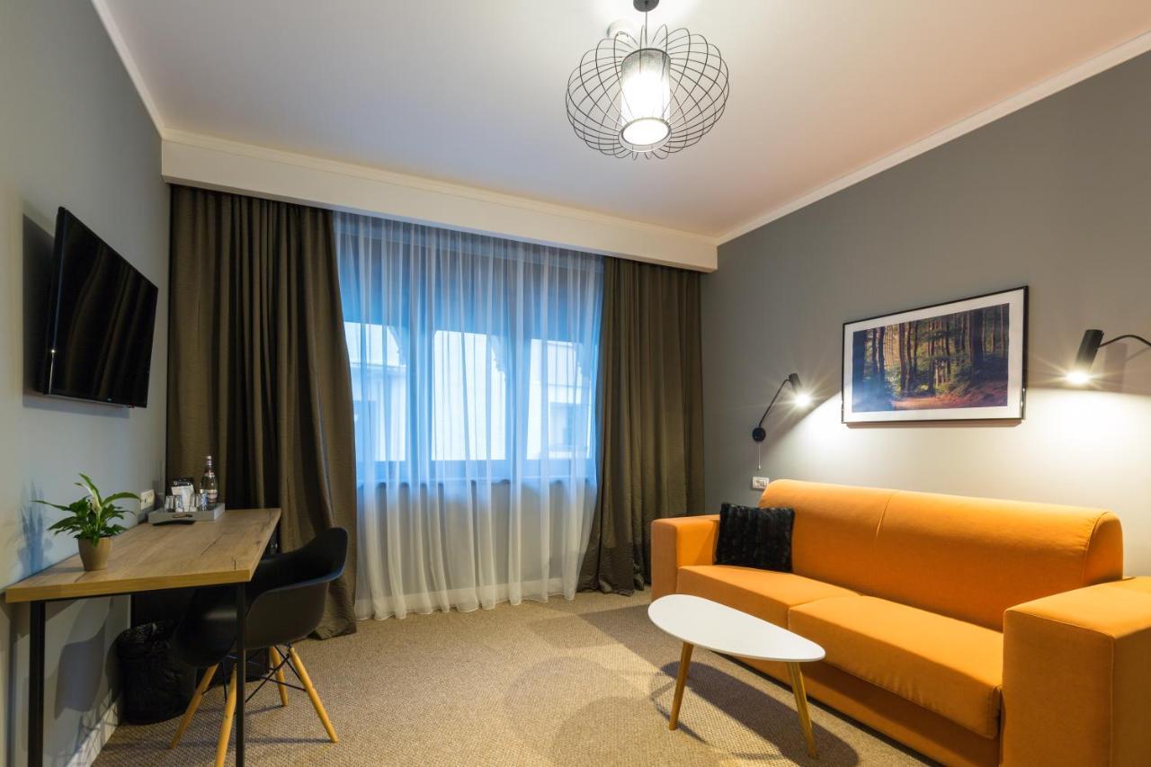 Upperhouse & Brasov