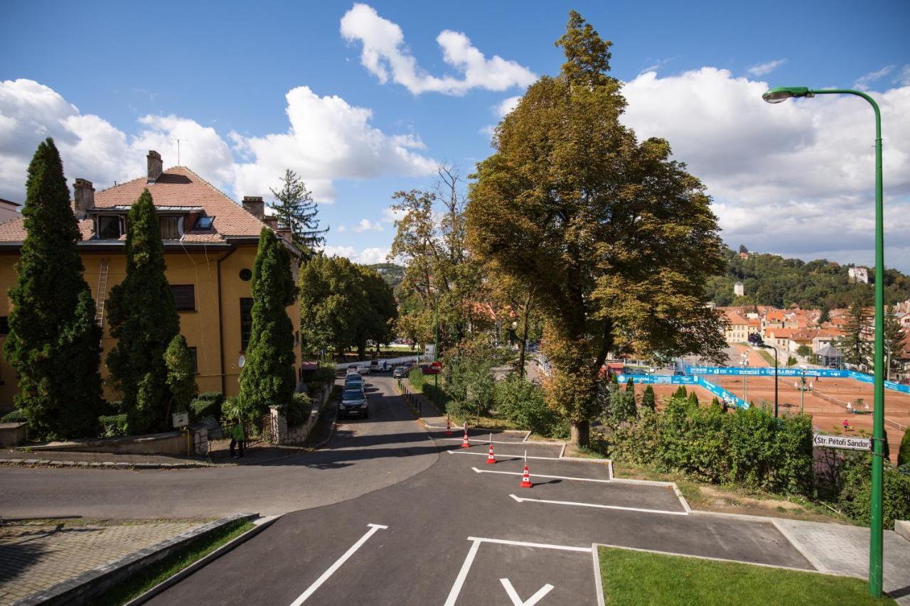 Hotel Upperhouse & Brașov