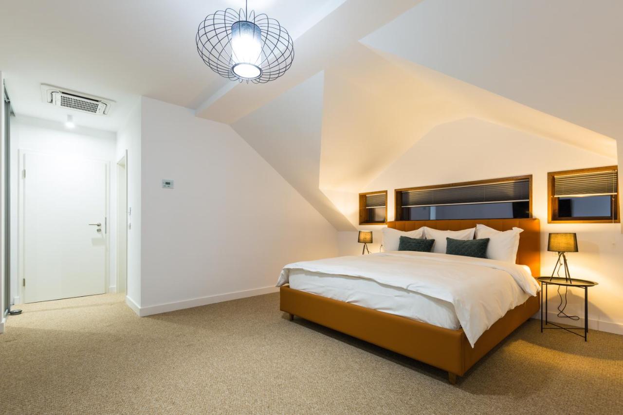 Upperhouse & Hotel 3*